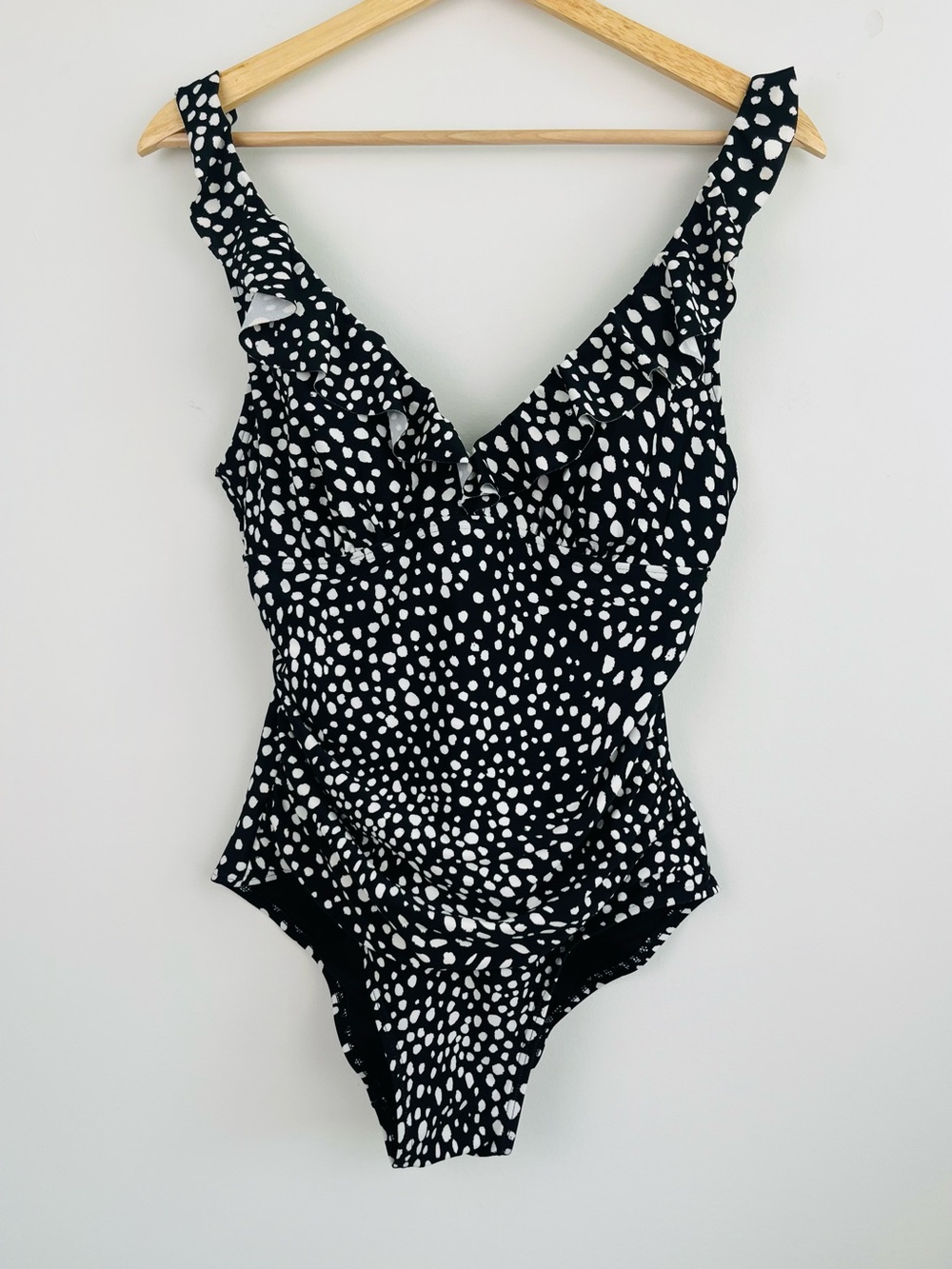 DKNY black & white ruffle trimmed modest 1 piece swimsuit, size 10. - Picture 1 of 8
